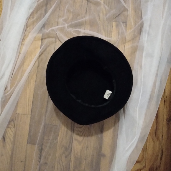 hat - Picture 2 of 5